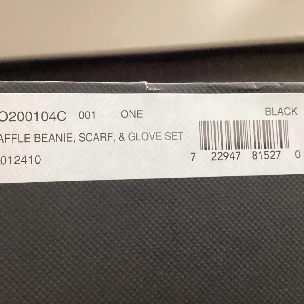 Coach Black Waffle Hat / Scarf / Gloves / NEW in BOX SET / Wool MSRP $225